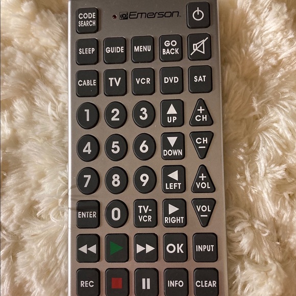 Emerson Jumbo Universal Remote Control - Picture 4 of 4